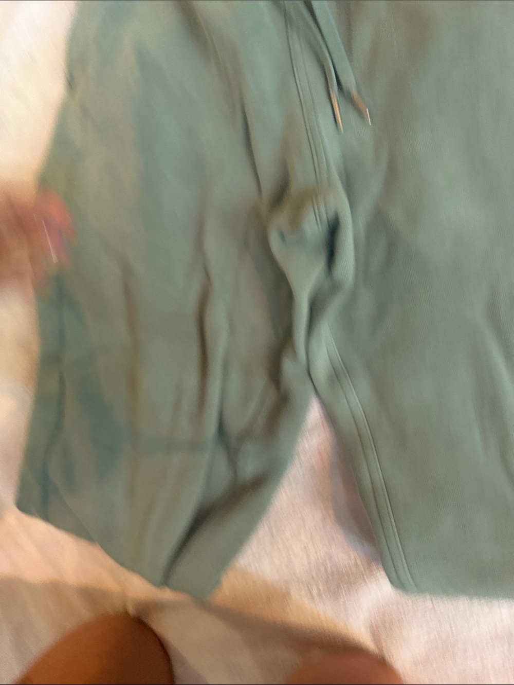 Lululemon Women’s Olive Green Drawstring Jogger Pants - Picture 4 of 6